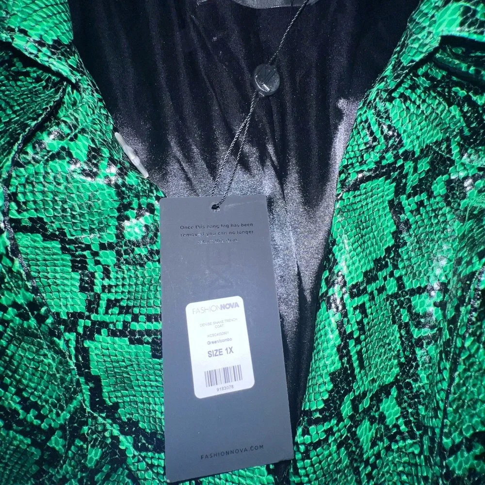 Fashion Nova Green Snake-Print Trench Coat - Women's Faux Leather Plus 1-2x - Picture 4 of 7
